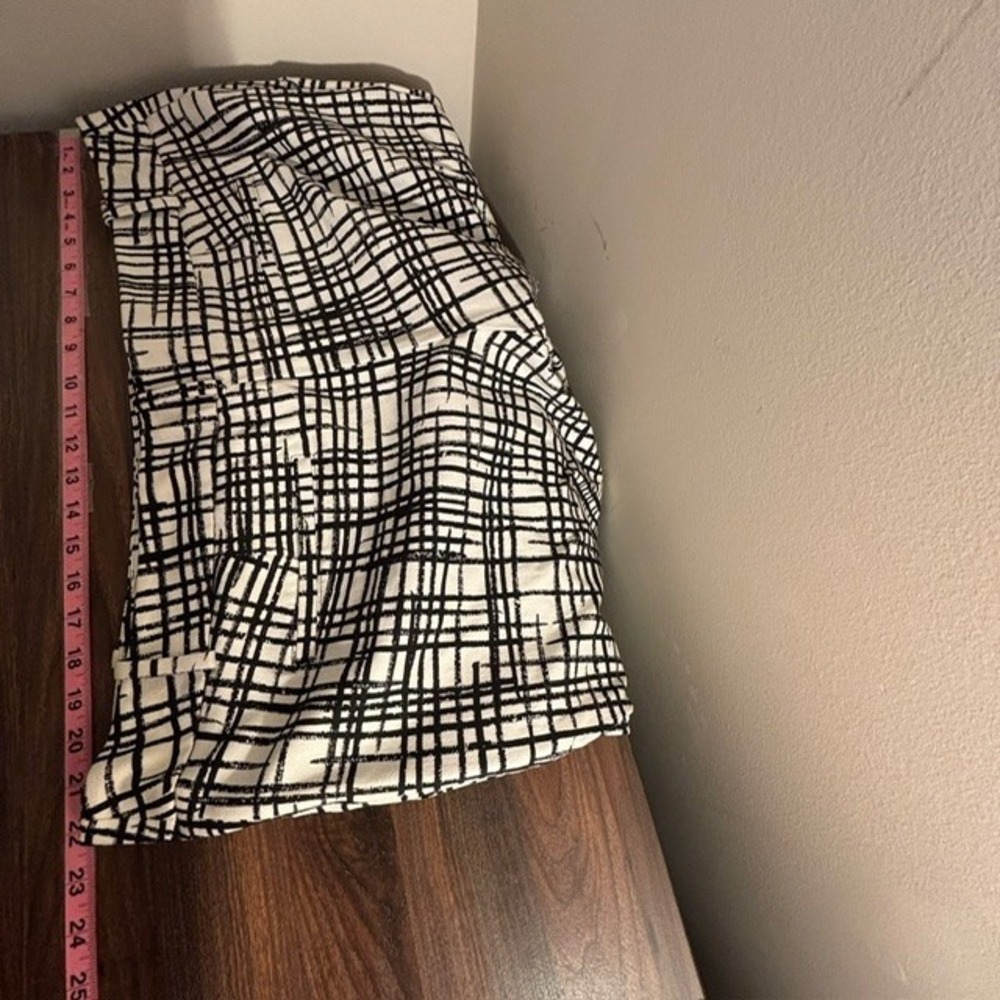 Womens 22W Ava & Viv Ankle Skinny Pants White Black Abstract Plaid Stretch - Picture 9 of 12